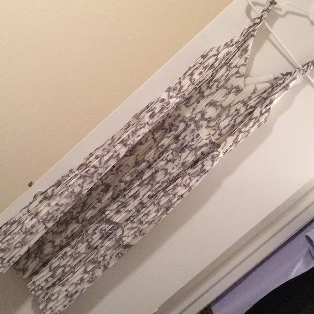 Patterned Pleated Cocktail Dress - Picture 2 of 8